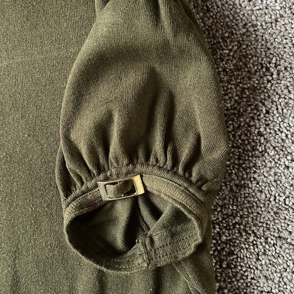 2b Bebe Short Sleeve Sweater - Picture 4 of 7